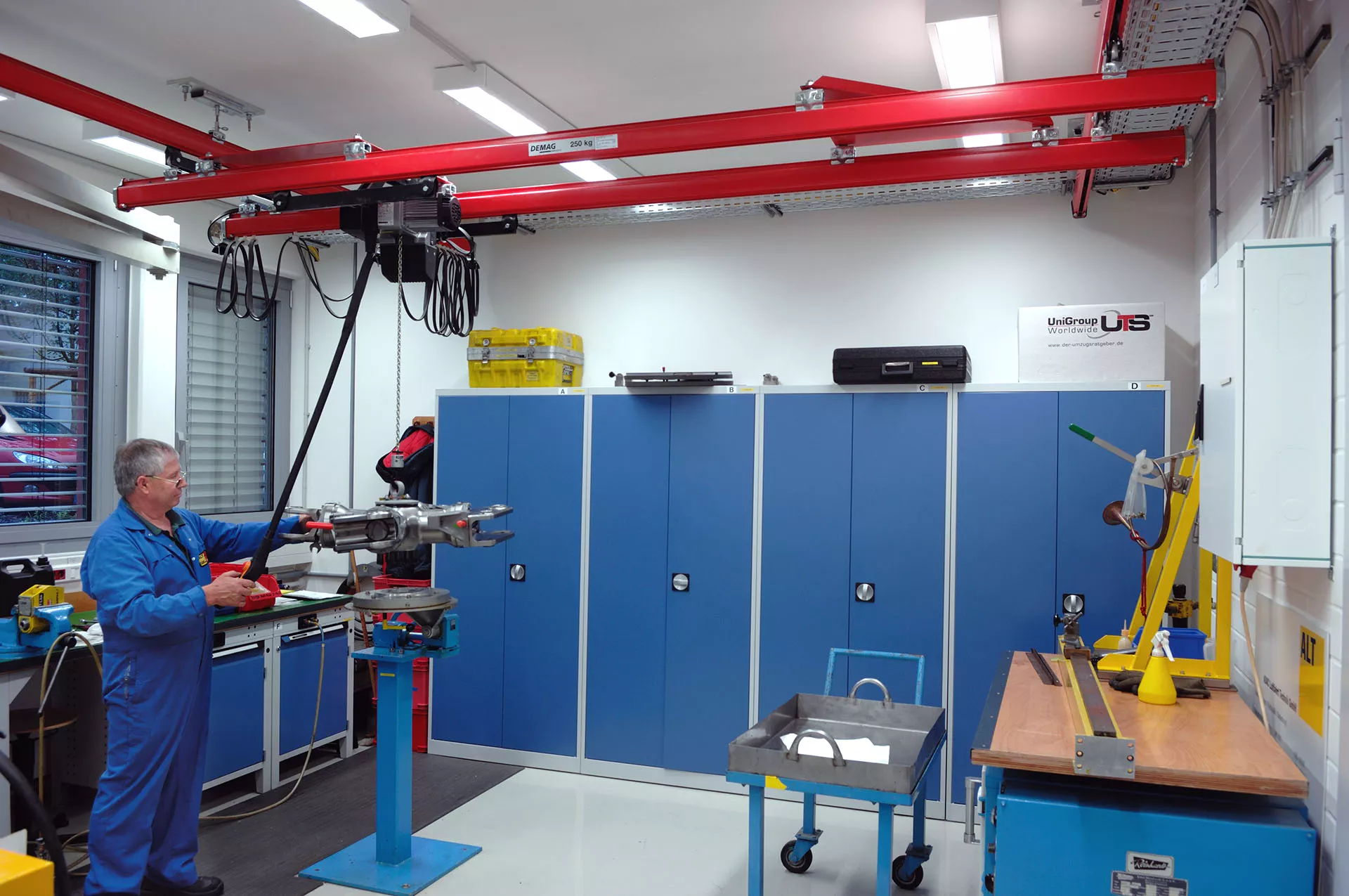 KBK single-girder suspension cranes