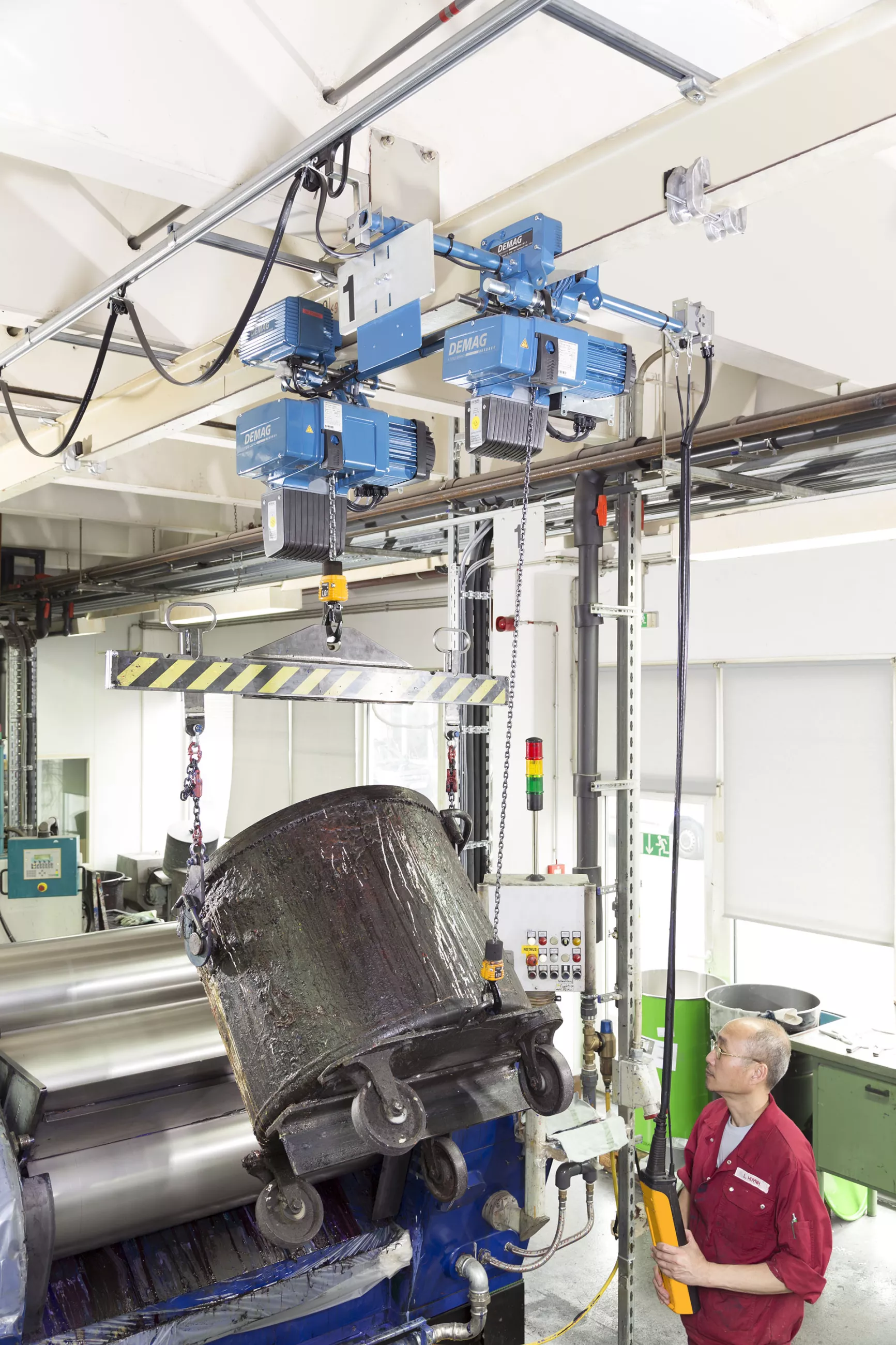 Two chain lead-offs – tandem operation